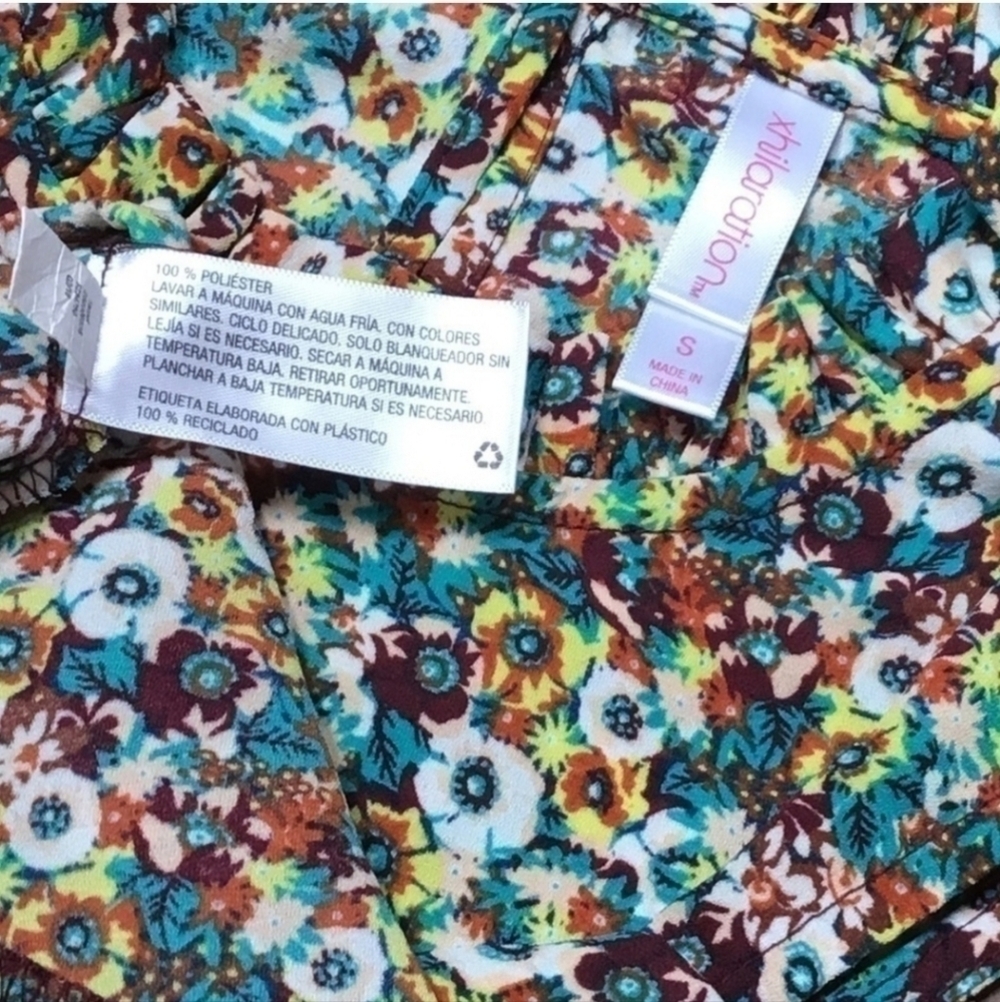 Sleeveless High Neck Floral Ruffled Top NWOT  Women's Tops Size Small - Picture 6 of 7